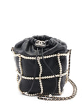 Pre-OwnedCHANEL Pre-Owned2020-2021 Crystal Pearl bucket bag