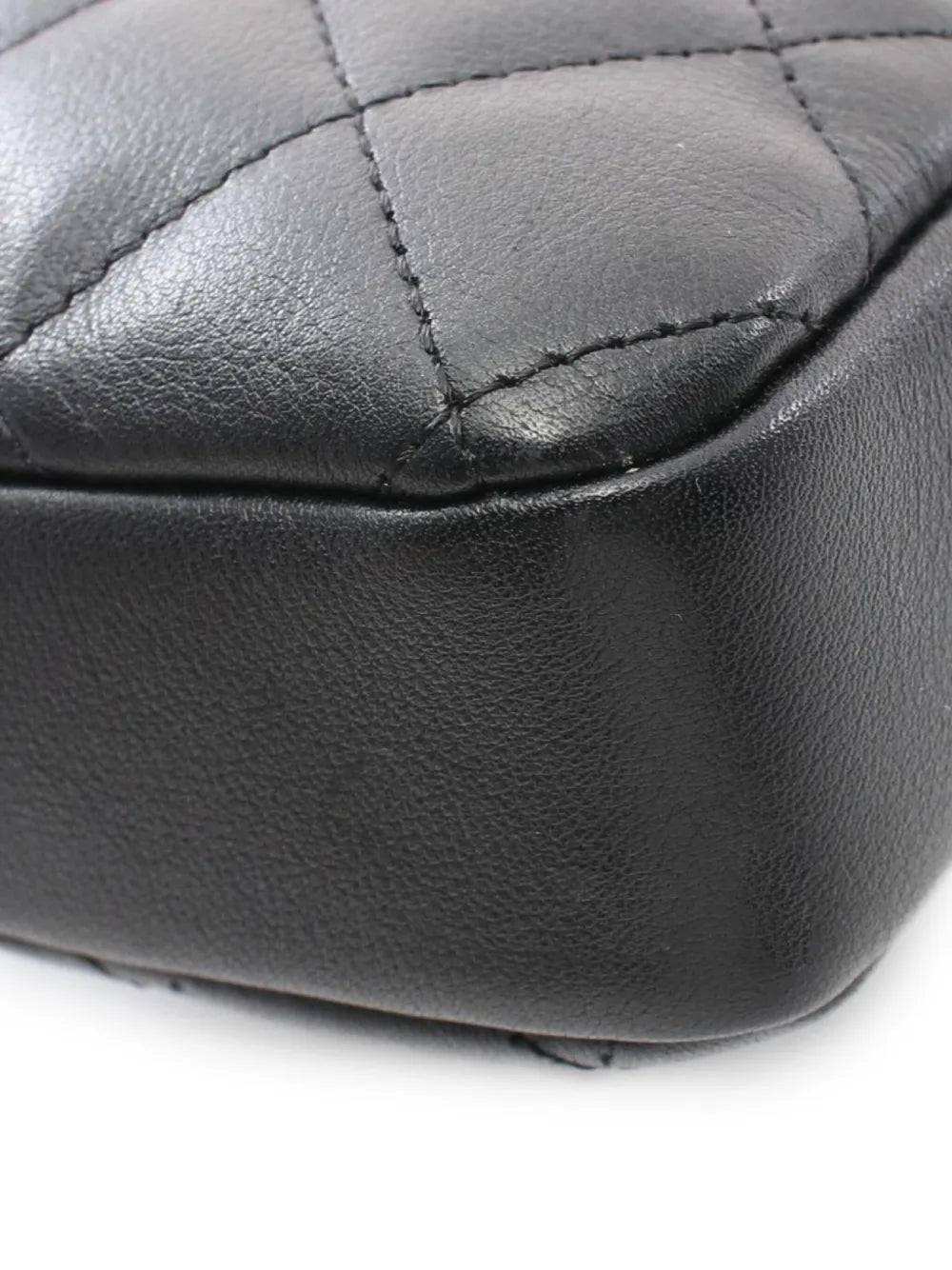 Pre-OwnedCHANEL Pre-Owned2004-2005 Cambon Line shoulder bag