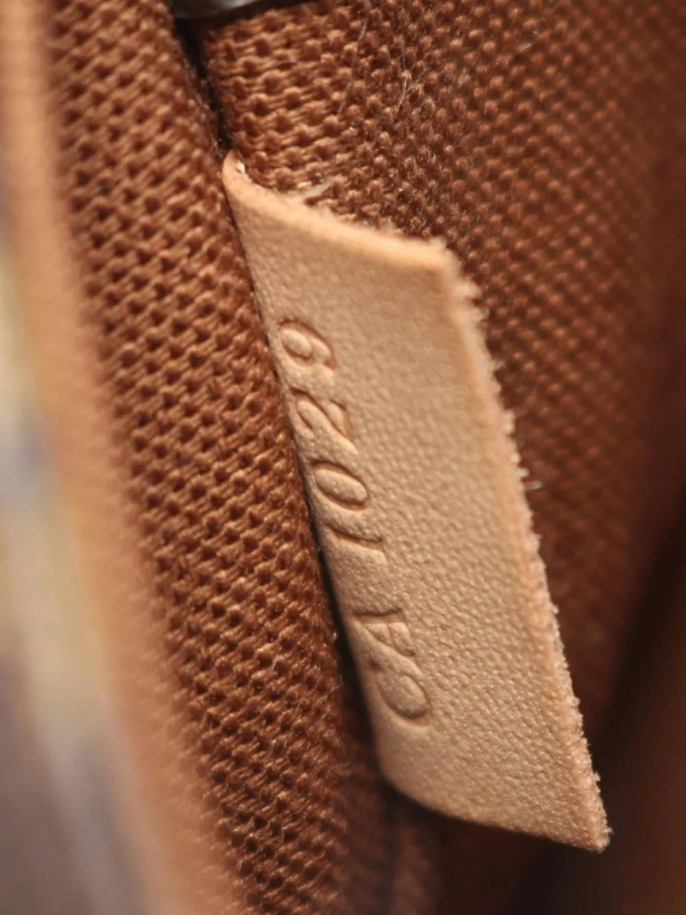 Pre-OwnedLouis Vuitton Pre-Owned2009 Ganju pochette bag