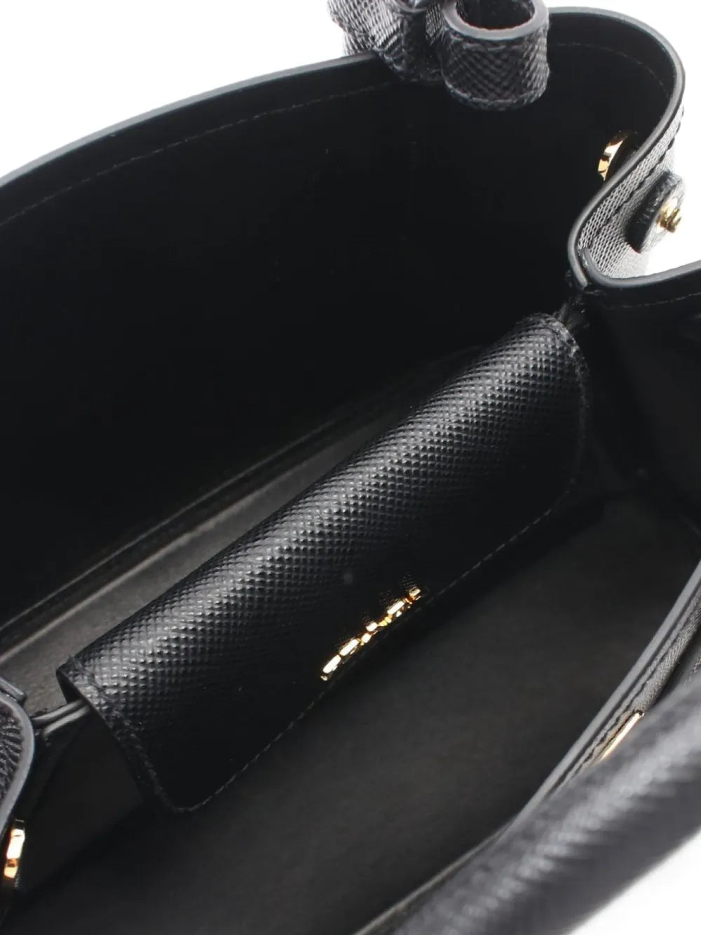 Pre-OwnedPrada Pre-Owned2020s Saffiano leather tote bag