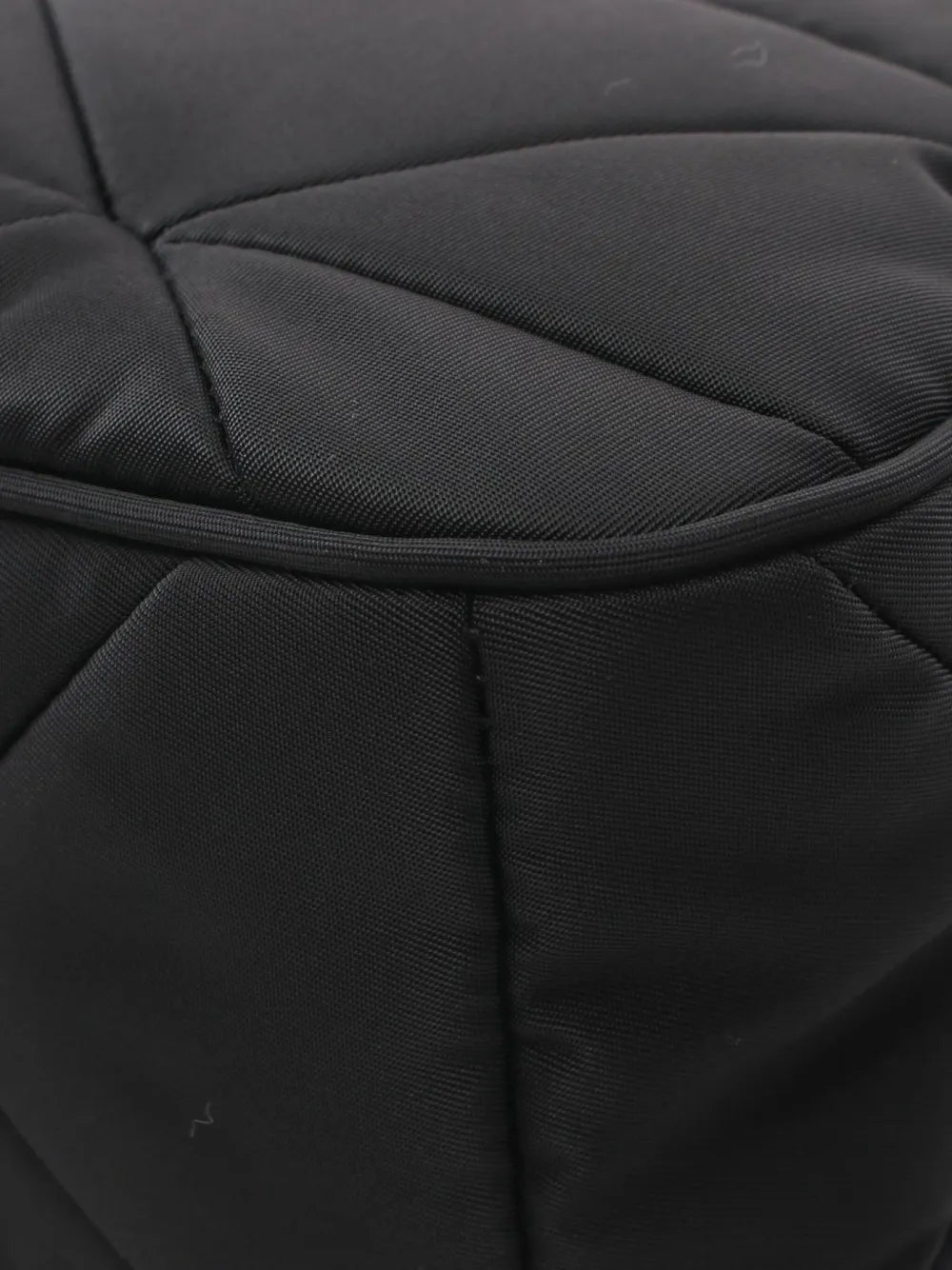 Pre-OwnedPrada Pre-Owned2020s Tessuto quilted shoulder bag