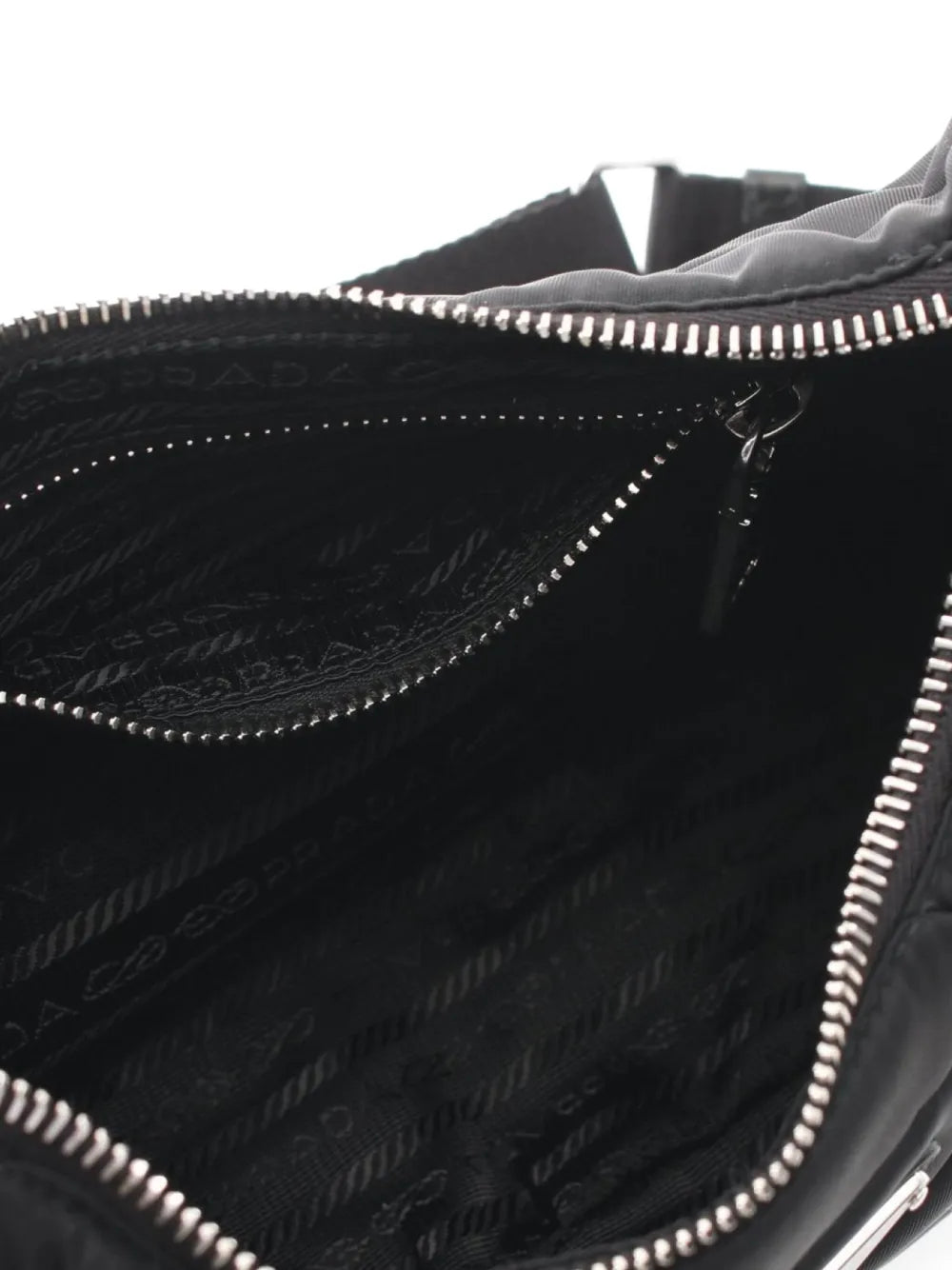 Pre-OwnedPrada Pre-Owned2020s Tessuto quilted shoulder bag