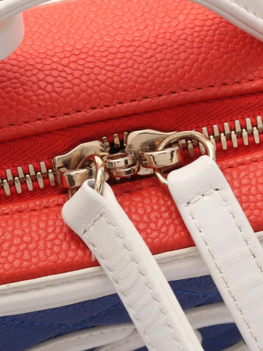 Pre-OwnedCHANEL Pre-Owned2019 CC Filigree two-way vanity bag
