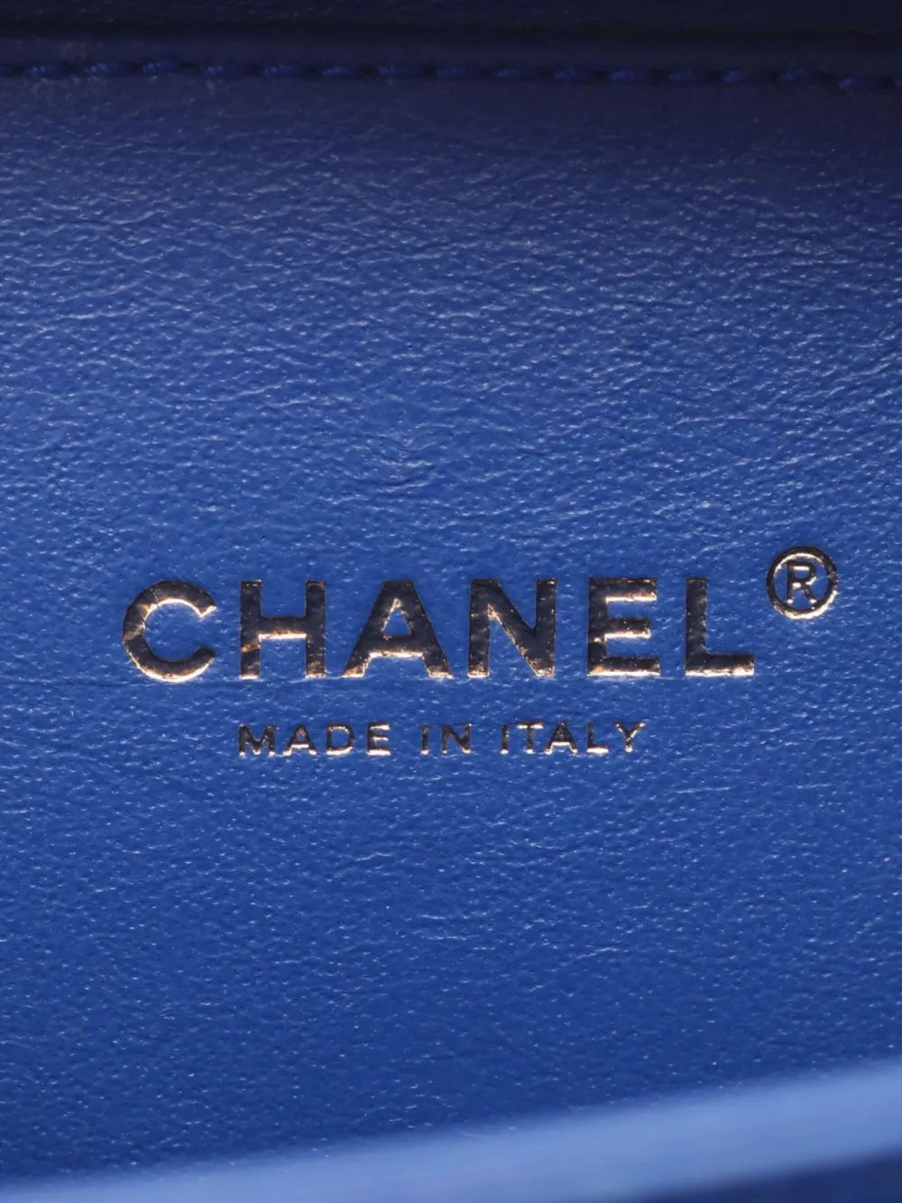 Pre-OwnedCHANEL Pre-Owned2019 CC Filigree two-way vanity bag
