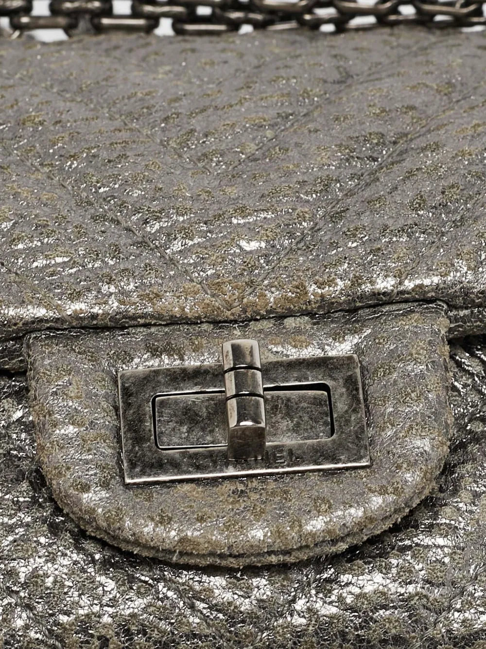 Pre-OwnedCHANEL Pre-OwnedChevron Quilted Flap bag