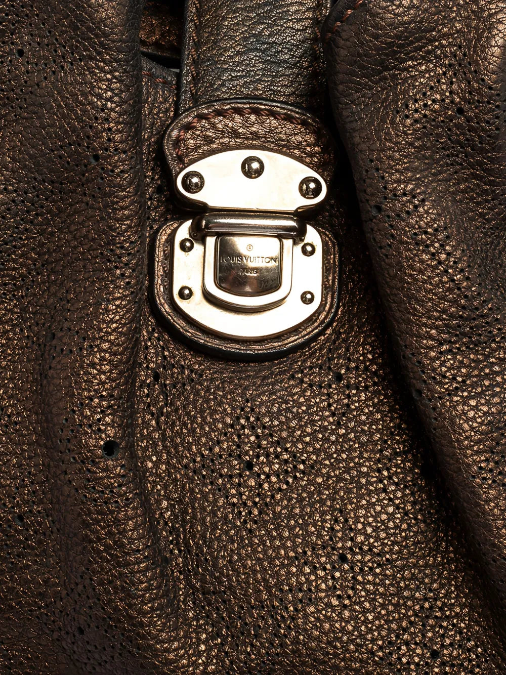 Pre-OwnedLouis Vuitton Pre-Ownedtextured leather slouchy shoulder bag