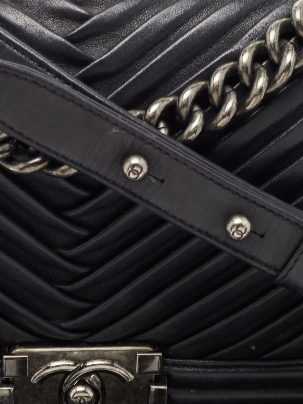 Pre-OwnedCHANEL Pre-Ownedquilted leather shoulder bag