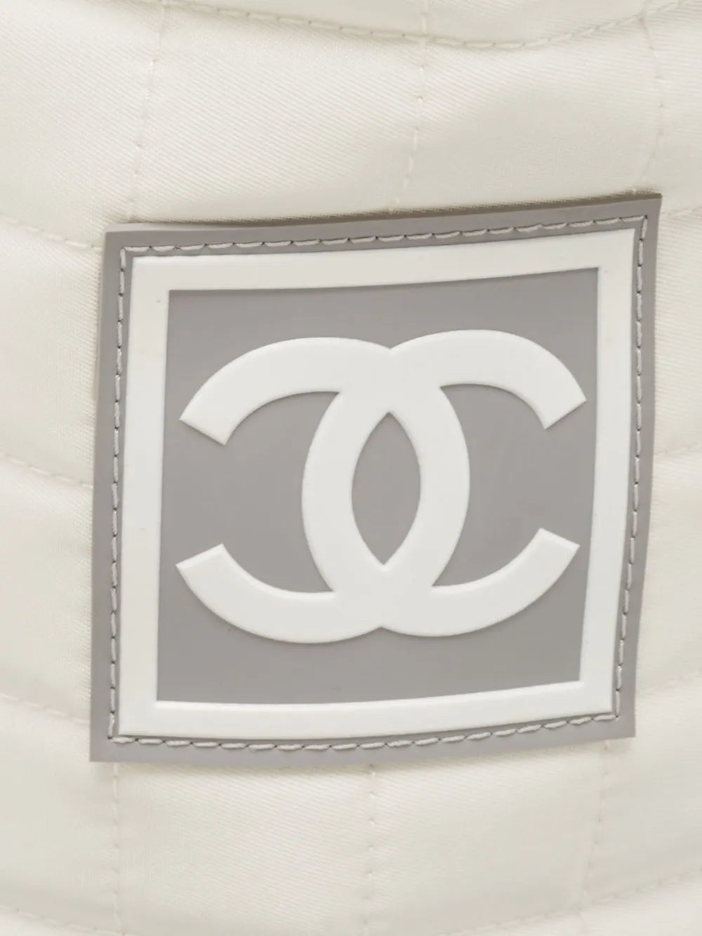 Pre-OwnedCHANEL Pre-OwnedQuilted Sport Line bottle holder