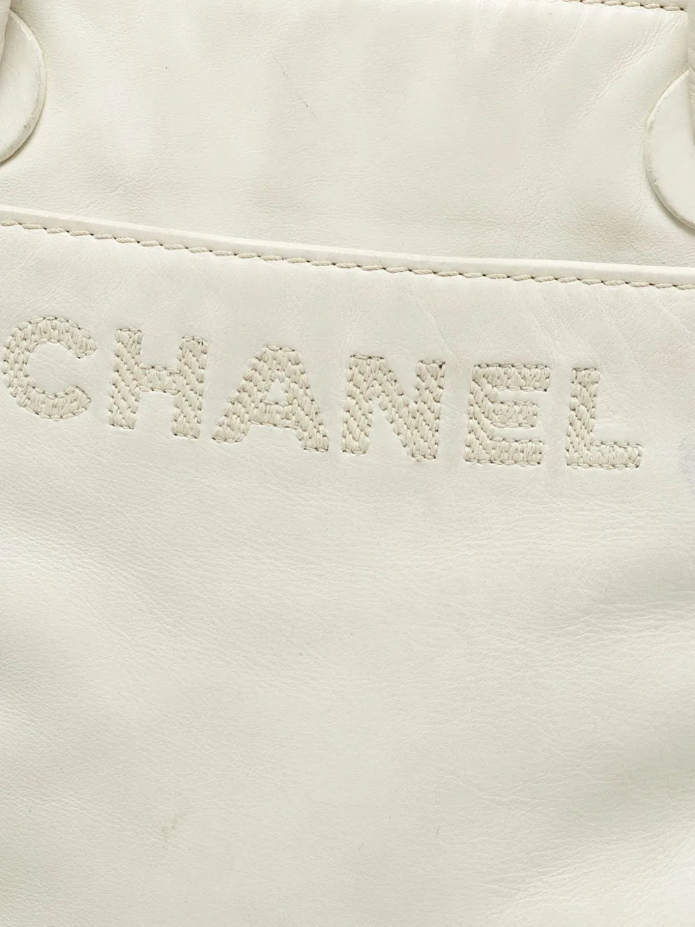 Pre-OwnedCHANEL Pre-Ownedleather tassel shoulder bag