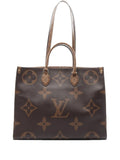 Pre-OwnedLouis Vuitton Pre-Owned2019 OnTheGo GM tote bag