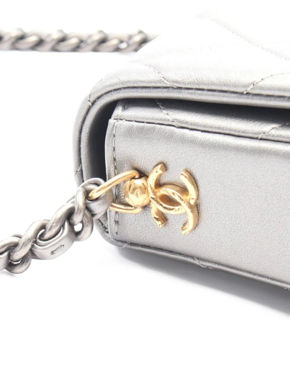 Pre-OwnedCHANEL Pre-Owned2021 quilted leather shoulder bag