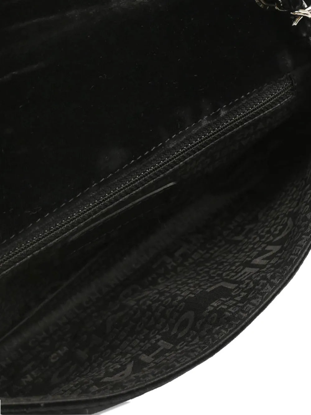 Pre-OwnedCHANEL Pre-Owned2005 East West handbag