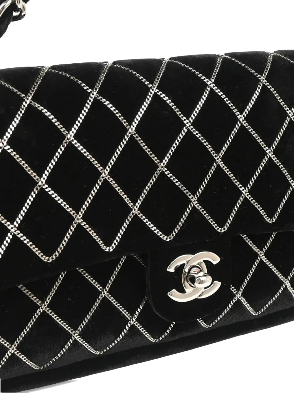 Pre-OwnedCHANEL Pre-Owned2005 East West handbag