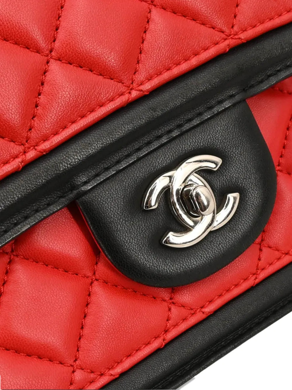 Pre-OwnedCHANEL Pre-Owned2013 Graphic Flap shoulder bag