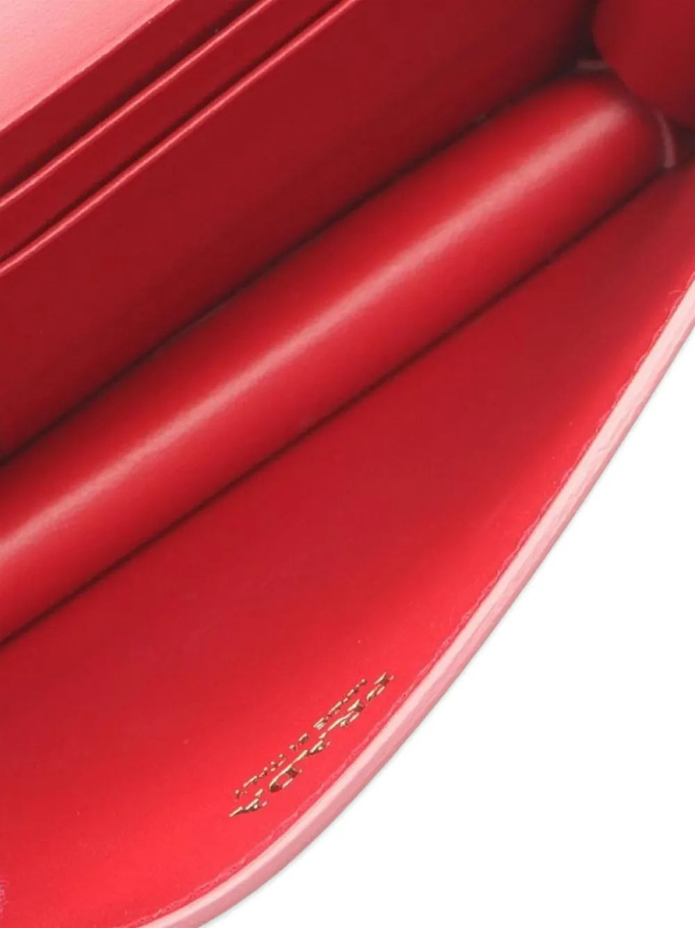 Pre-OwnedPrada Pre-Owned2000s City heart appliqu?clutch bag
