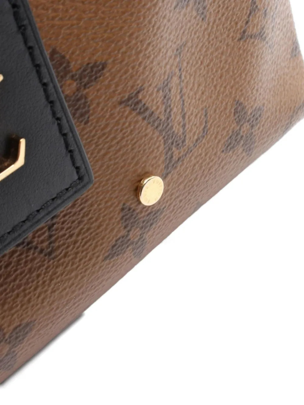 Pre-OwnedLouis Vuitton Pre-Owned2021 Atlantis leather shoulder bag