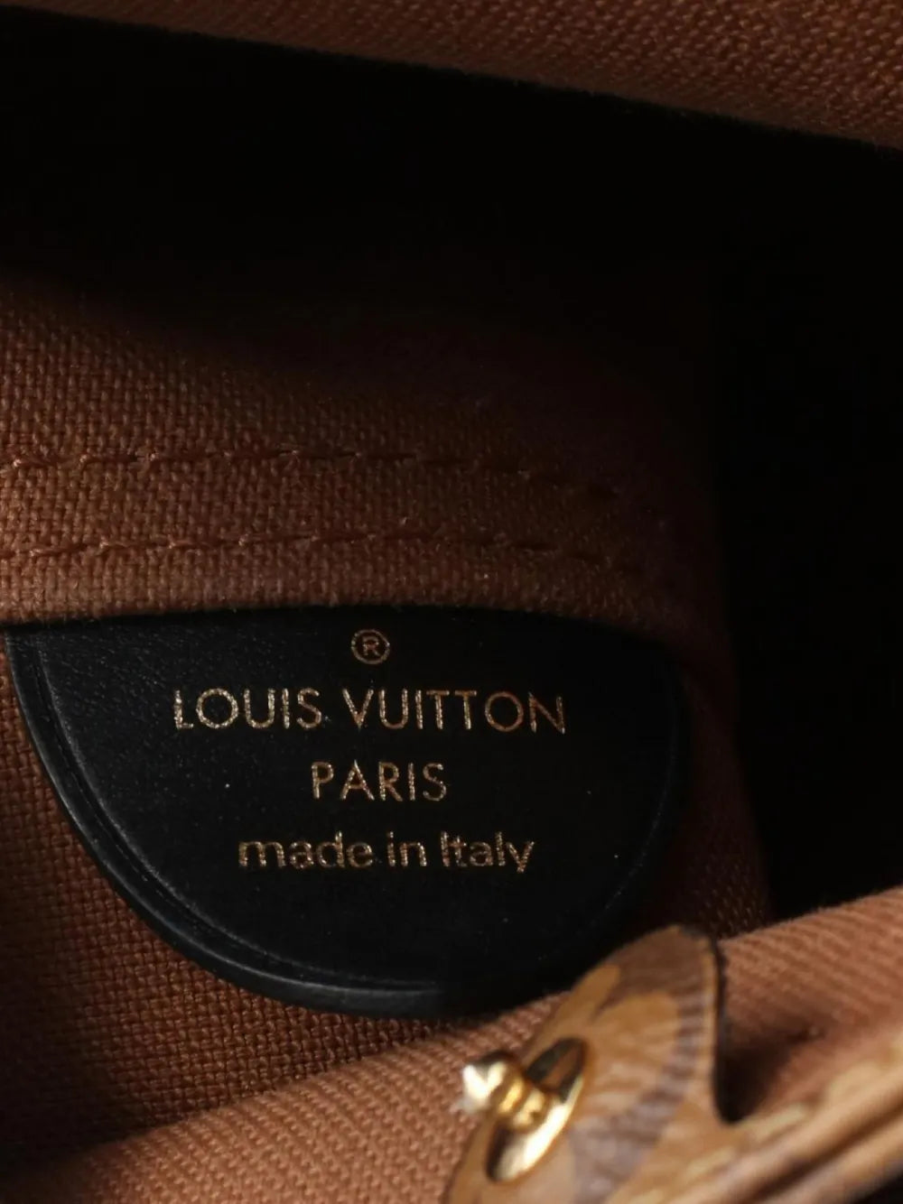 Pre-OwnedLouis Vuitton Pre-Owned2021 Atlantis leather shoulder bag