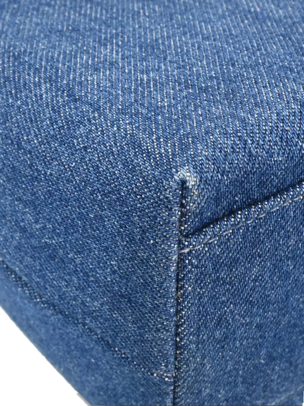Pre-OwnedCHANEL Pre-Owned1998 denim handbag