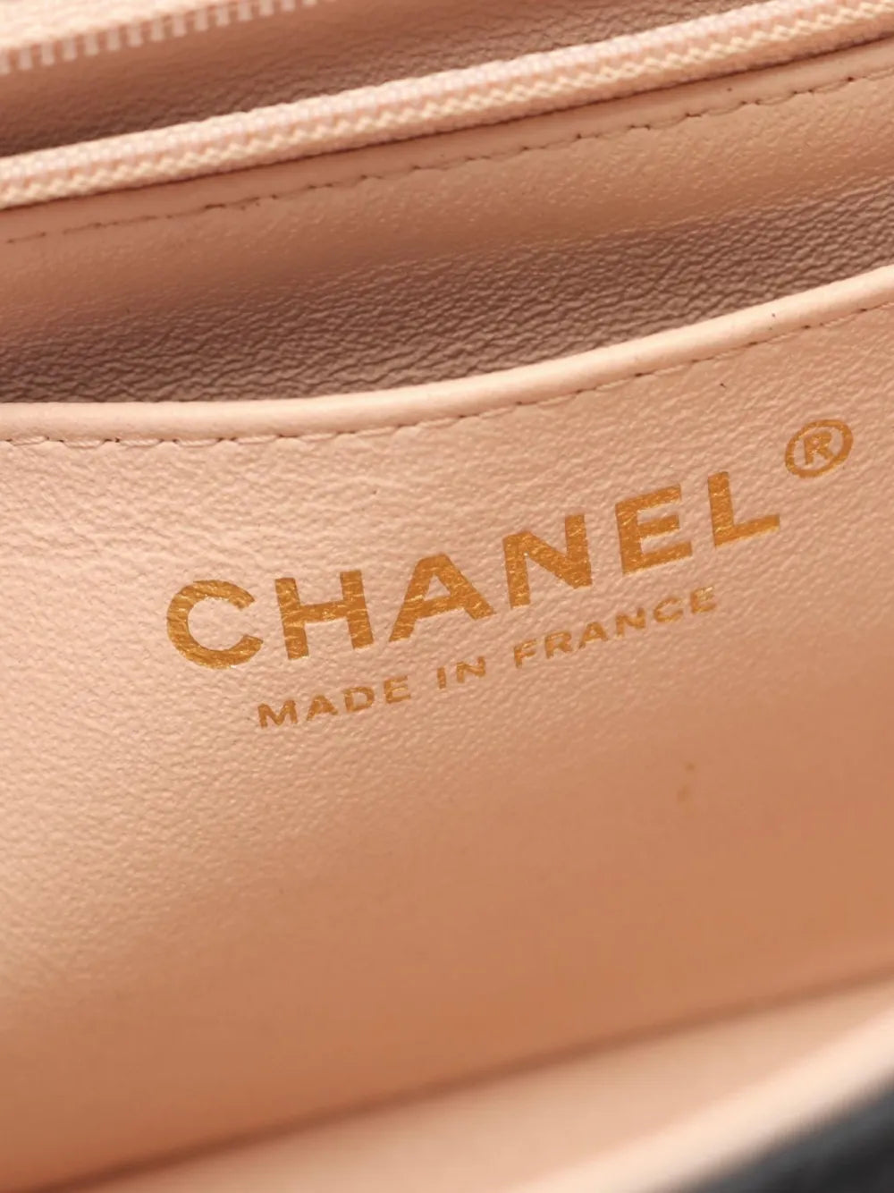 Pre-OwnedCHANEL Pre-Owned2021 mini Matelasse Chain crossbody bag