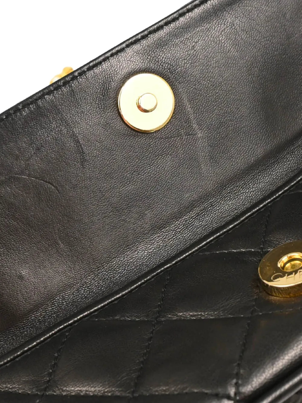 Pre-OwnedCHANEL Pre-Owned1992 mini quilted camera bag