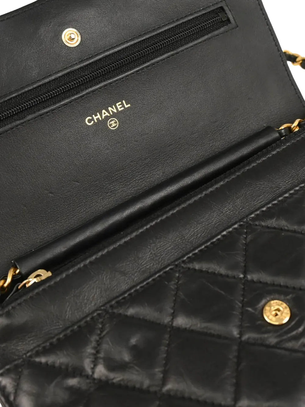 Pre-OwnedCHANEL Pre-Owned2017 Lucky Charm wallet on chain