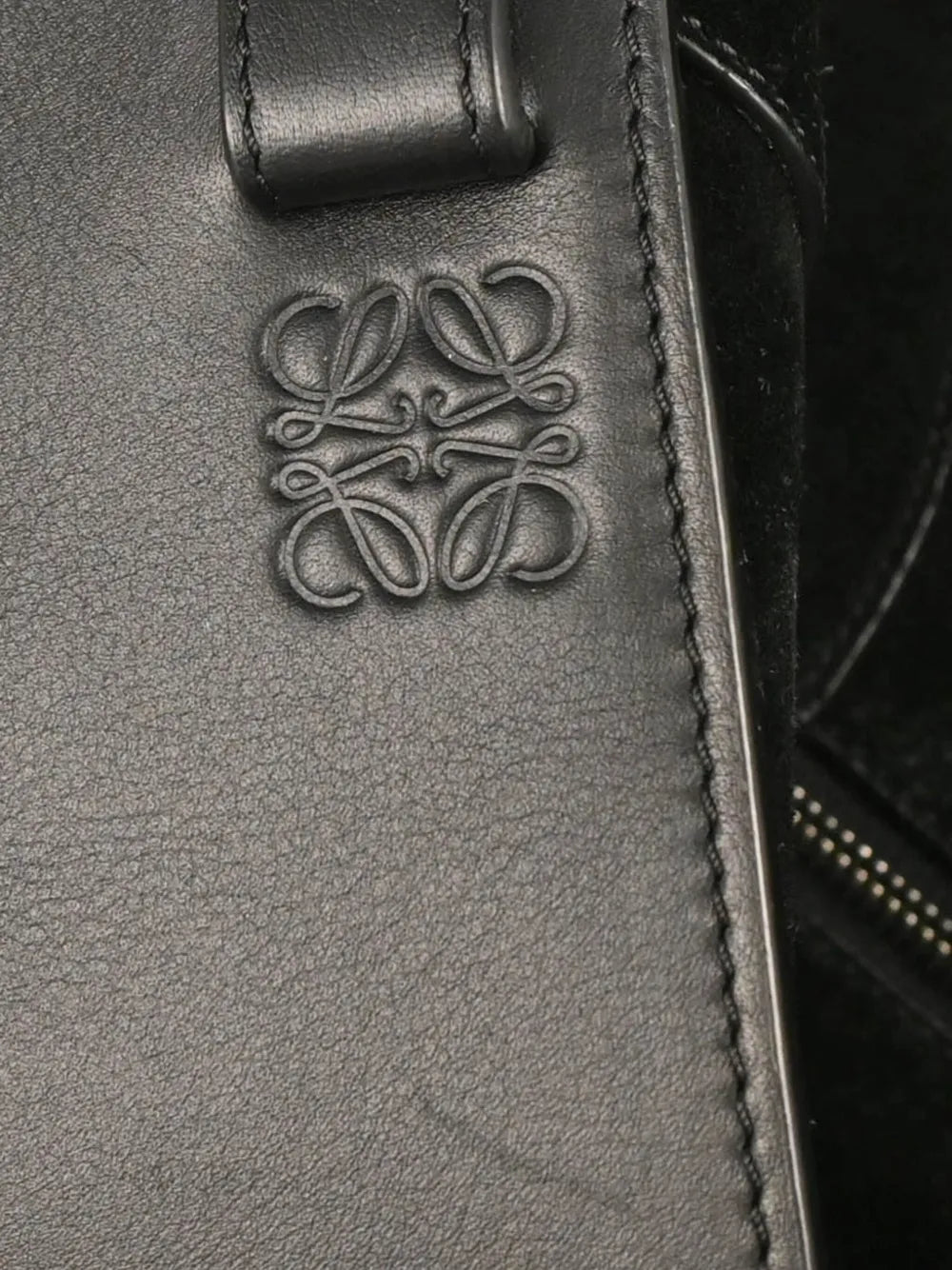 Pre-OwnedLoewe Pre-Owned2010s Hammock two-way handbag