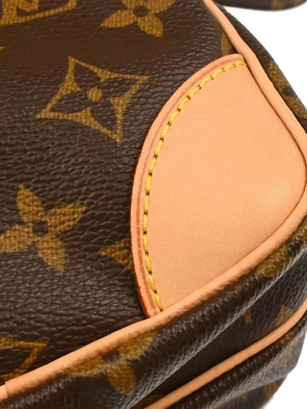 Pre-OwnedLouis Vuitton Pre-Owned2010 Amazon cross body bag