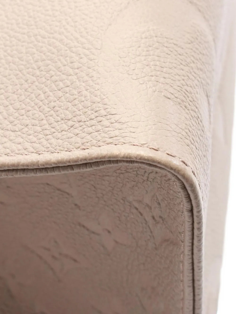 Pre-OwnedLouis Vuitton Pre-Owned2021 On-The-Go MM handbag
