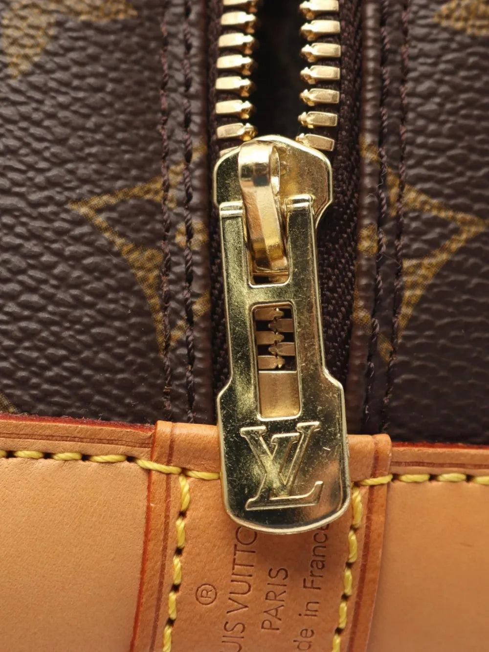 Pre-OwnedLouis Vuitton Pre-Owned2001 Alma PM monogram handbag