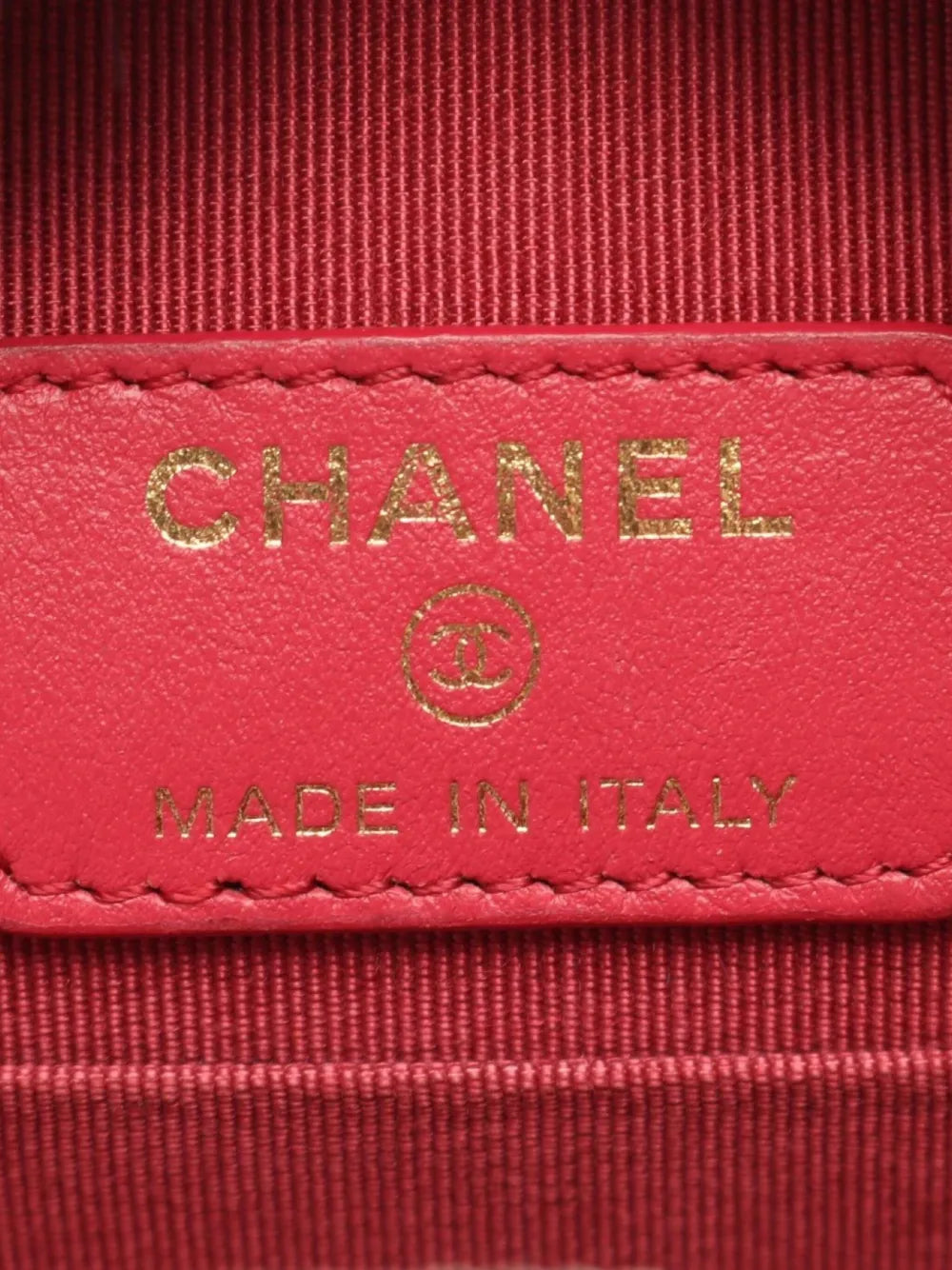 Pre-OwnedCHANEL Pre-Owned2019 matelasse round bag