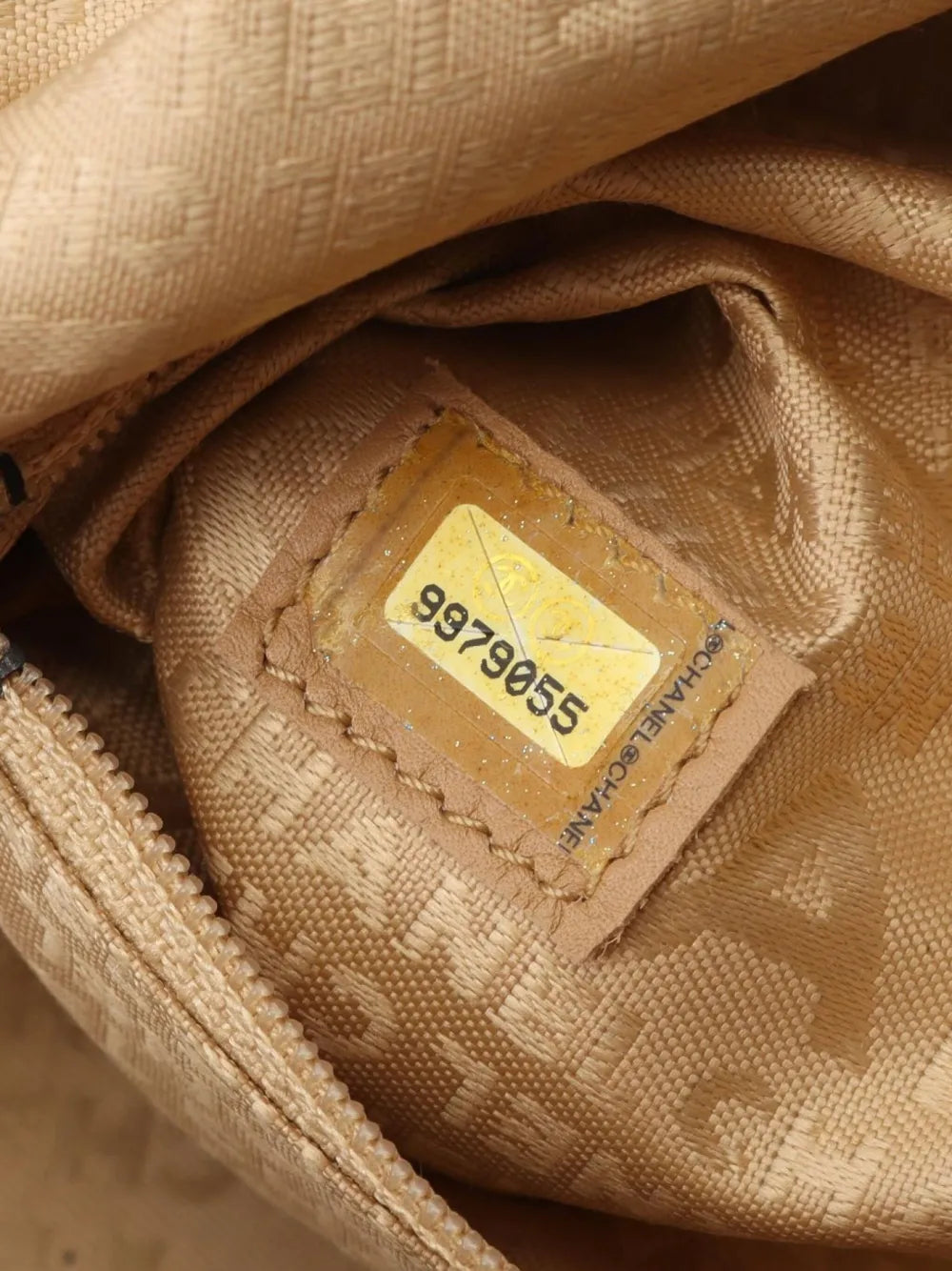 Pre-OwnedCHANEL Pre-Owned2004-2005 Chocolate Bar shoulder bag