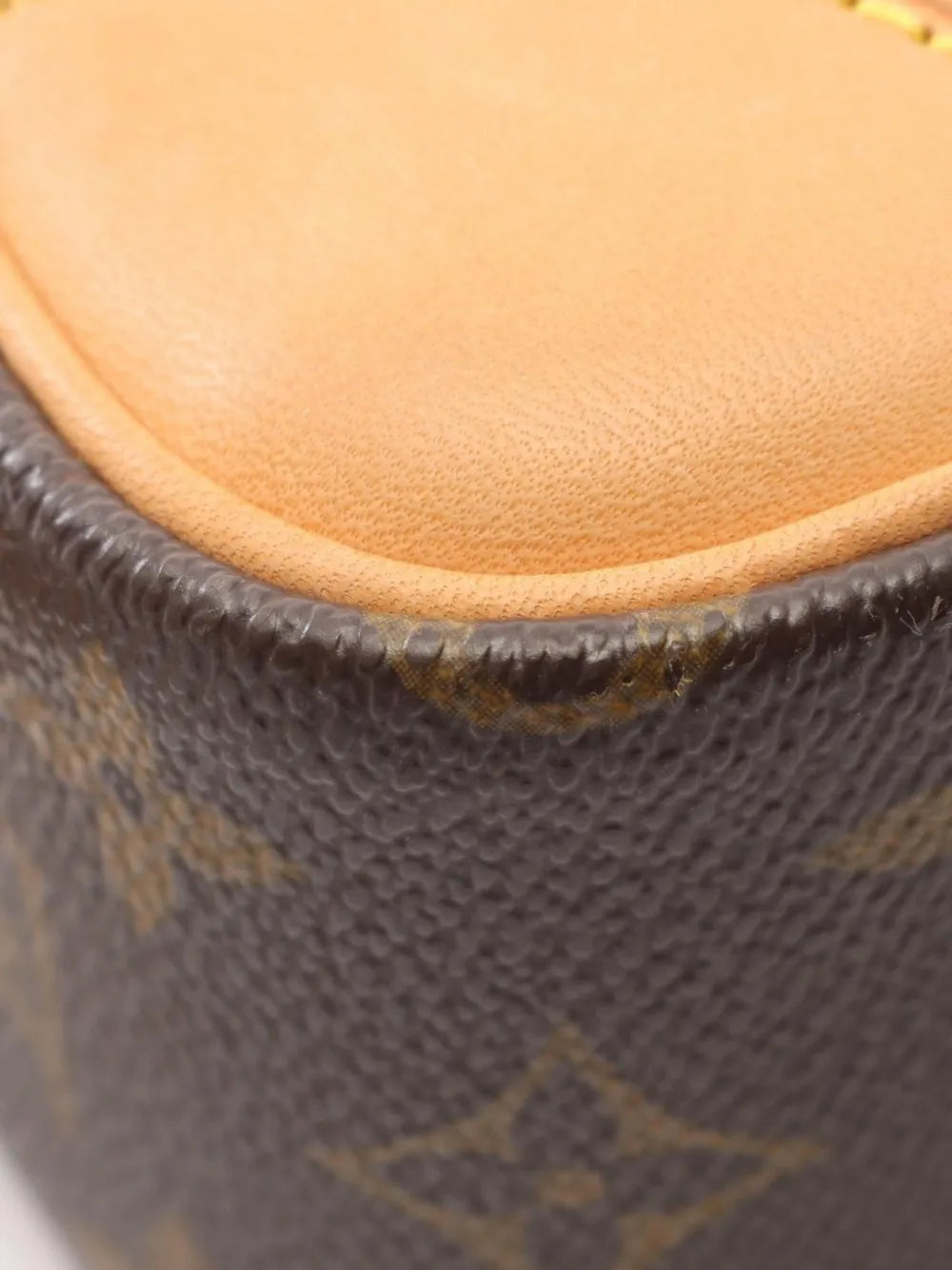 Pre-OwnedLouis Vuitton Pre-Owned2003 Trocadero 27 shoulder bag