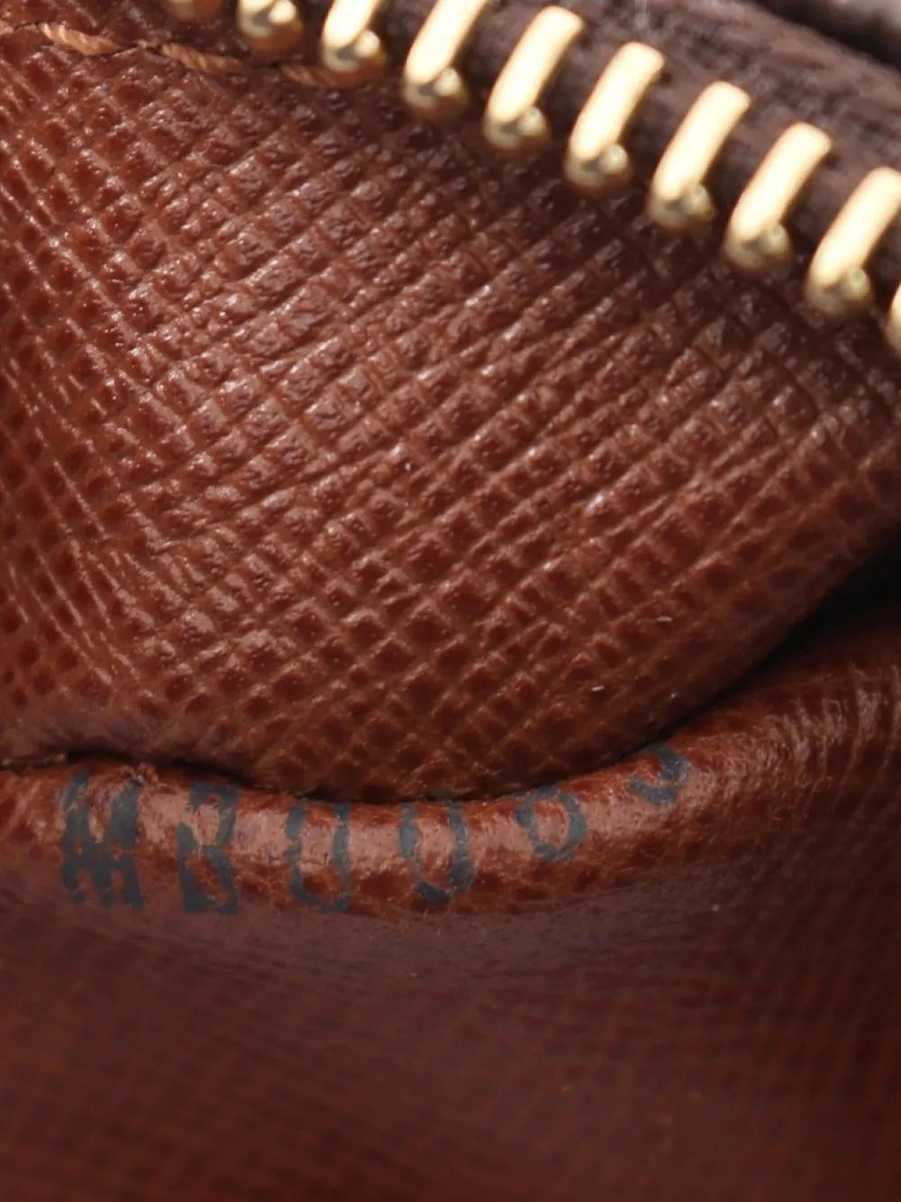 Pre-OwnedLouis Vuitton Pre-Owned2003 Trocadero 27 shoulder bag