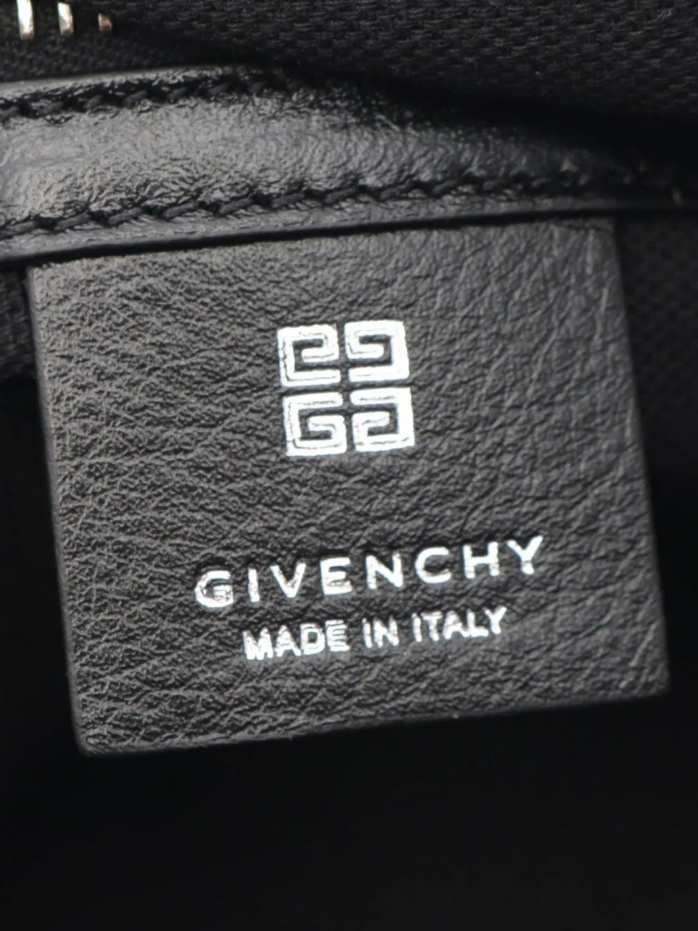Pre-OwnedGivenchy Pre-Owned2021 medium Voyou shoulder bag