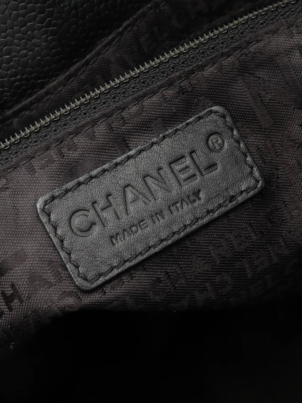 Pre-OwnedCHANEL Pre-Owned2003-2004 Choco Bar tote bag