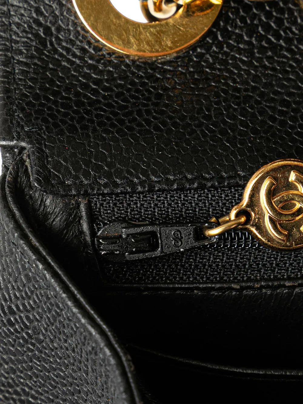 Pre-OwnedCHANEL Pre-Owned1991-1994 Jumbo XL Caviar Mademoiselle Flap shoulder bag