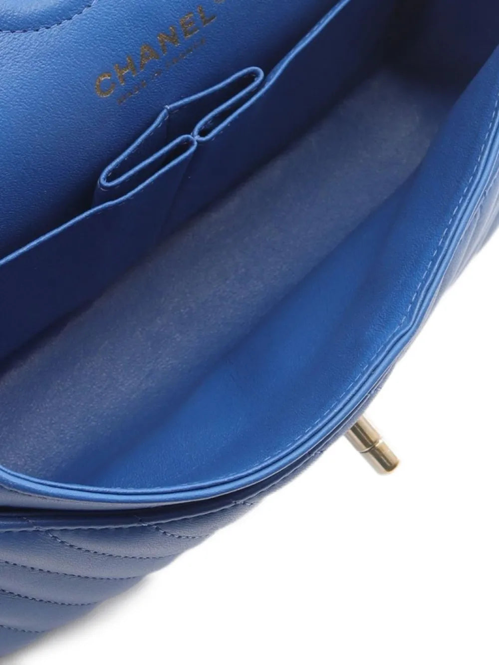 Pre-OwnedCHANEL Pre-Owned2019 Chevron V-stitch shoulder bag