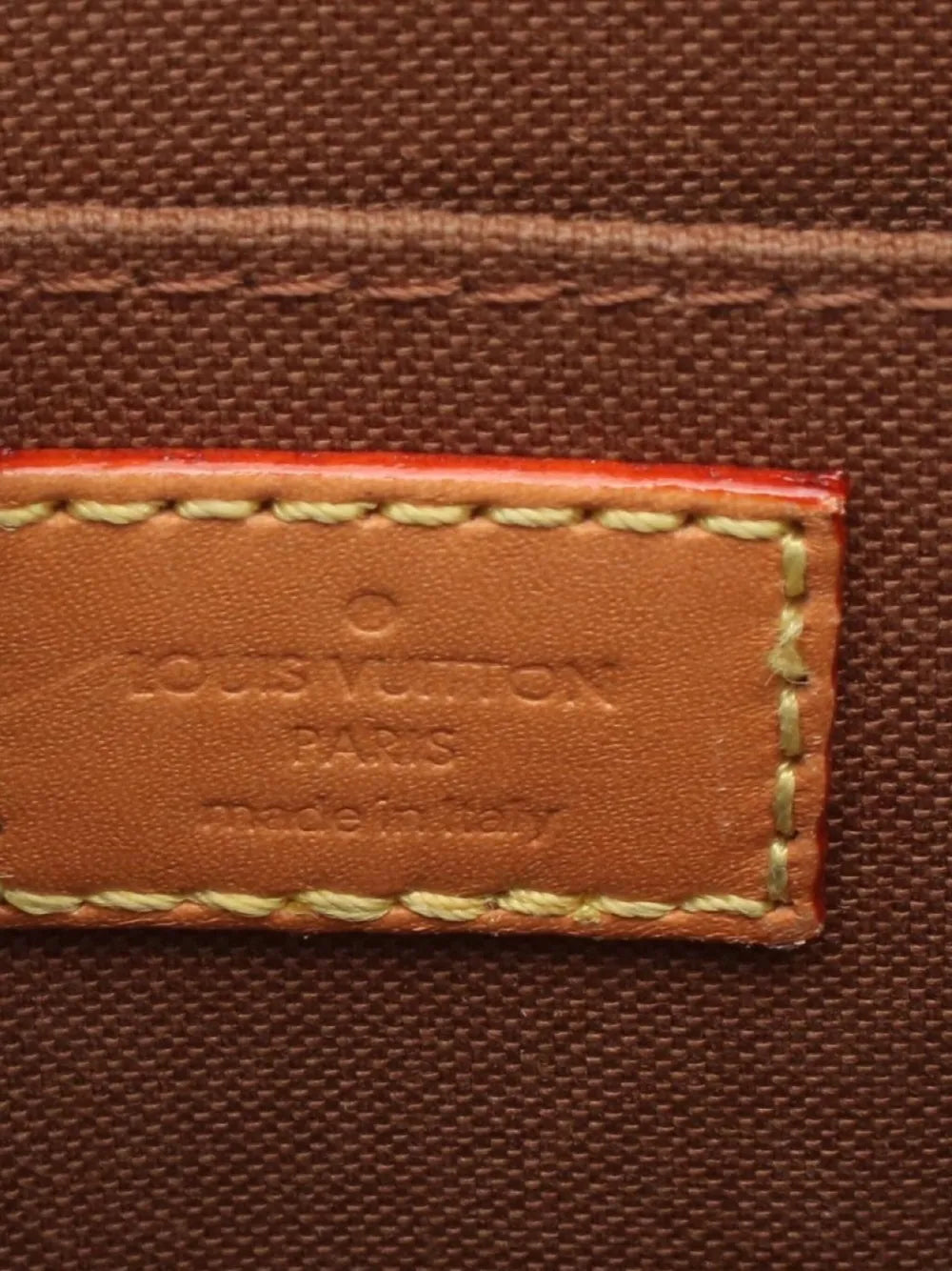 Pre-OwnedLouis Vuitton Pre-Owned2010s Petite Sac Plat two-way handbag