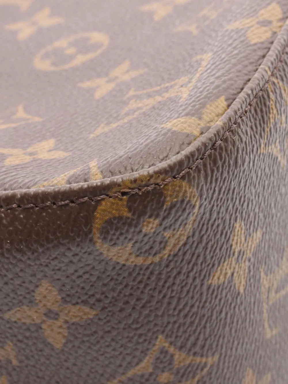 Pre-OwnedLouis Vuitton Pre-Owned2002 Looping MM monogram shoulder bag