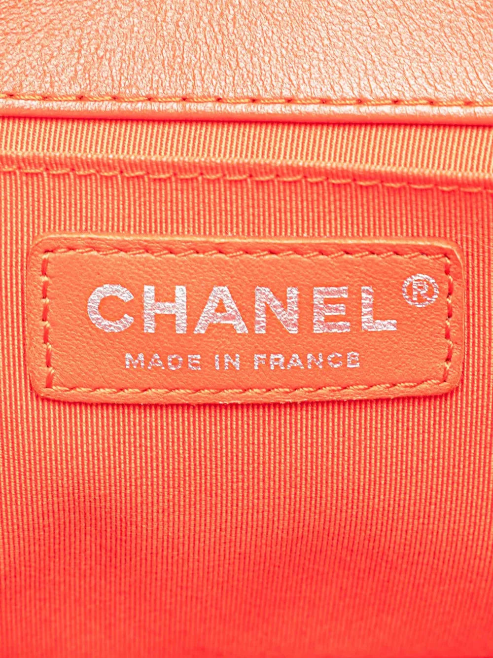 Pre-OwnedCHANEL Pre-Owned2016-2017 Old Medium Bicolor Quilted Lambskin and Rubber Boy Flap crossbody bag