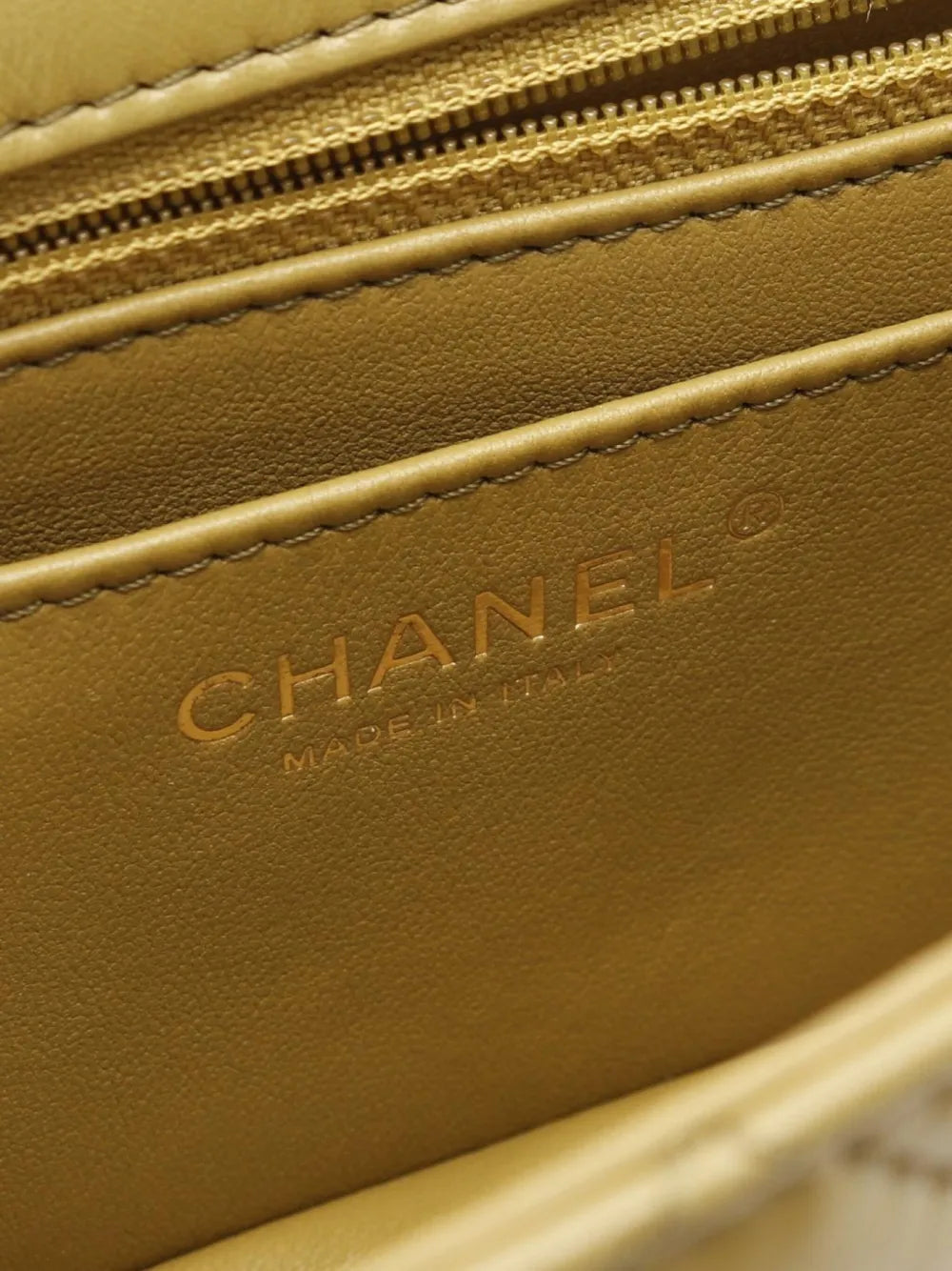 Pre-OwnedCHANEL Pre-Owned2021s small Classic Flap 2.55 soulder bag
