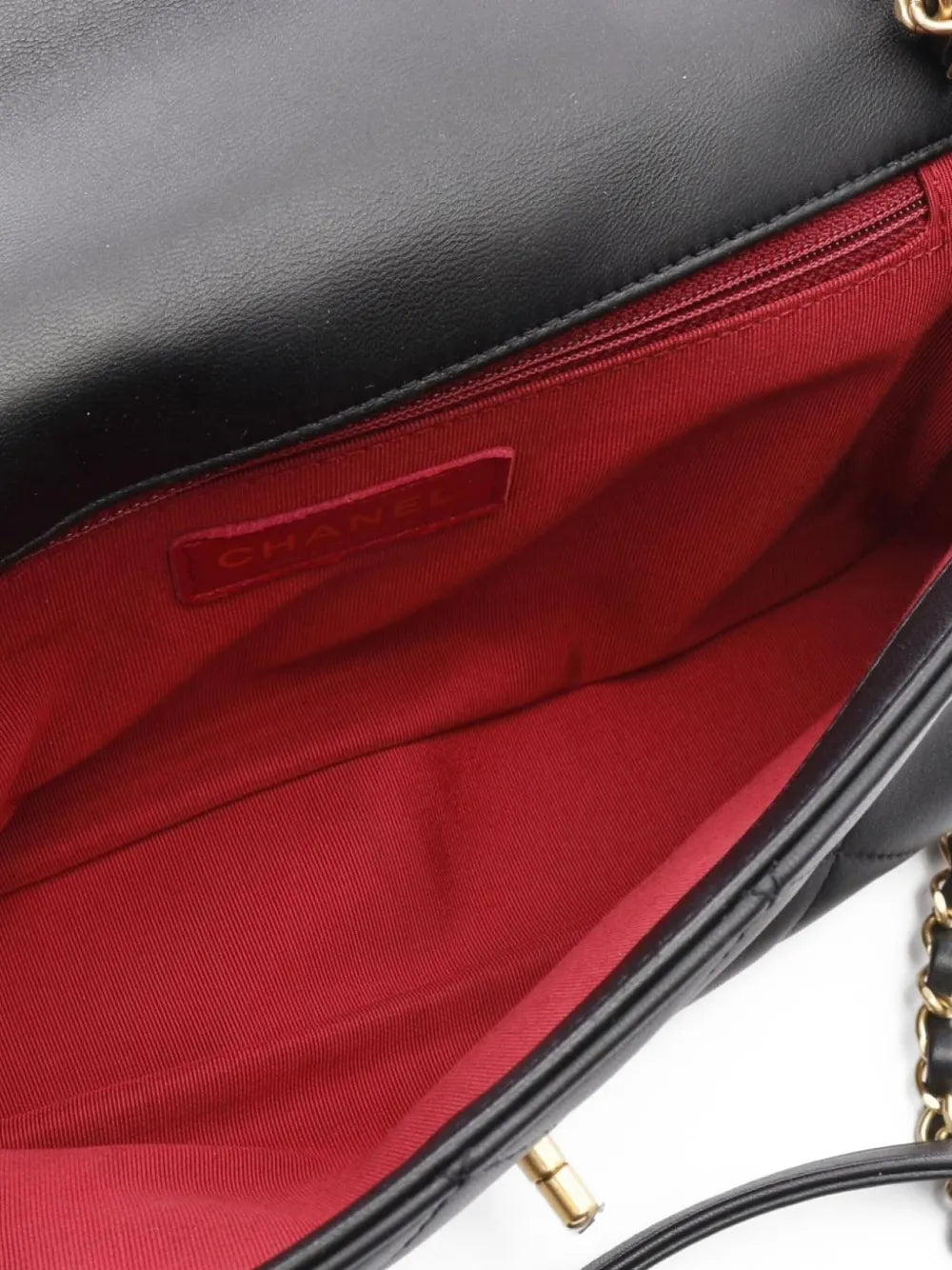 Pre-OwnedCHANEL Pre-Owned2019 Matelassé small shoulder bag