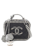 Pre-OwnedCHANEL Pre-Owned2019 CC Filigree stripes shoulder bag