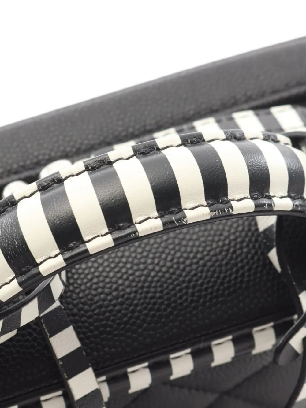 Pre-OwnedCHANEL Pre-Owned2019 CC Filigree stripes shoulder bag