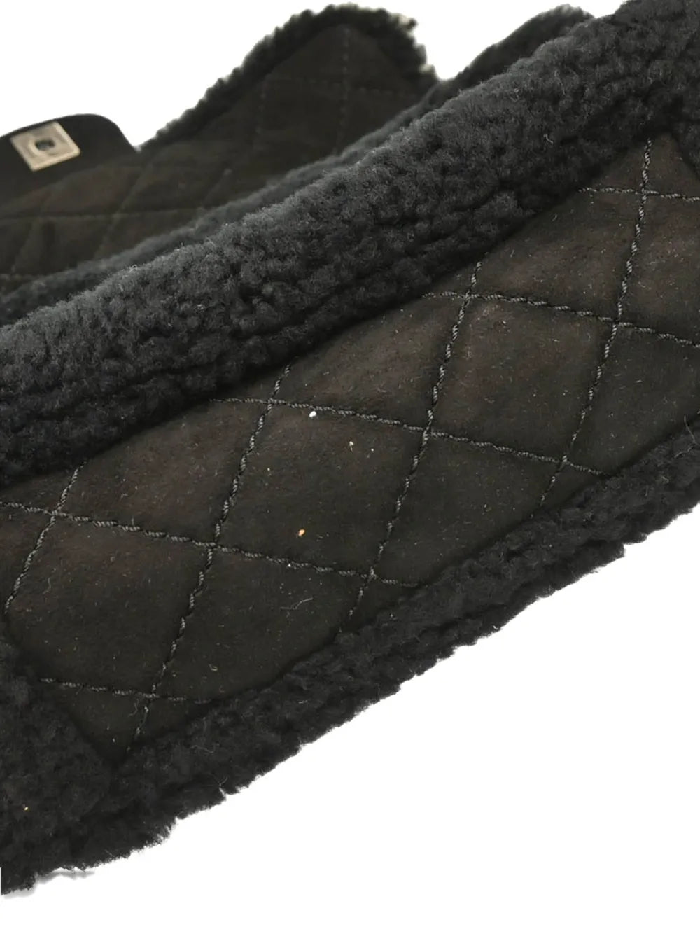 Pre-OwnedCHANEL Pre-Owned2014 pearl-shearling shoulder bag