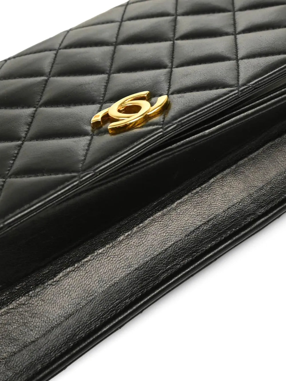Pre-OwnedCHANEL Pre-Owned2002 diamond quilted full flap shoulder bag