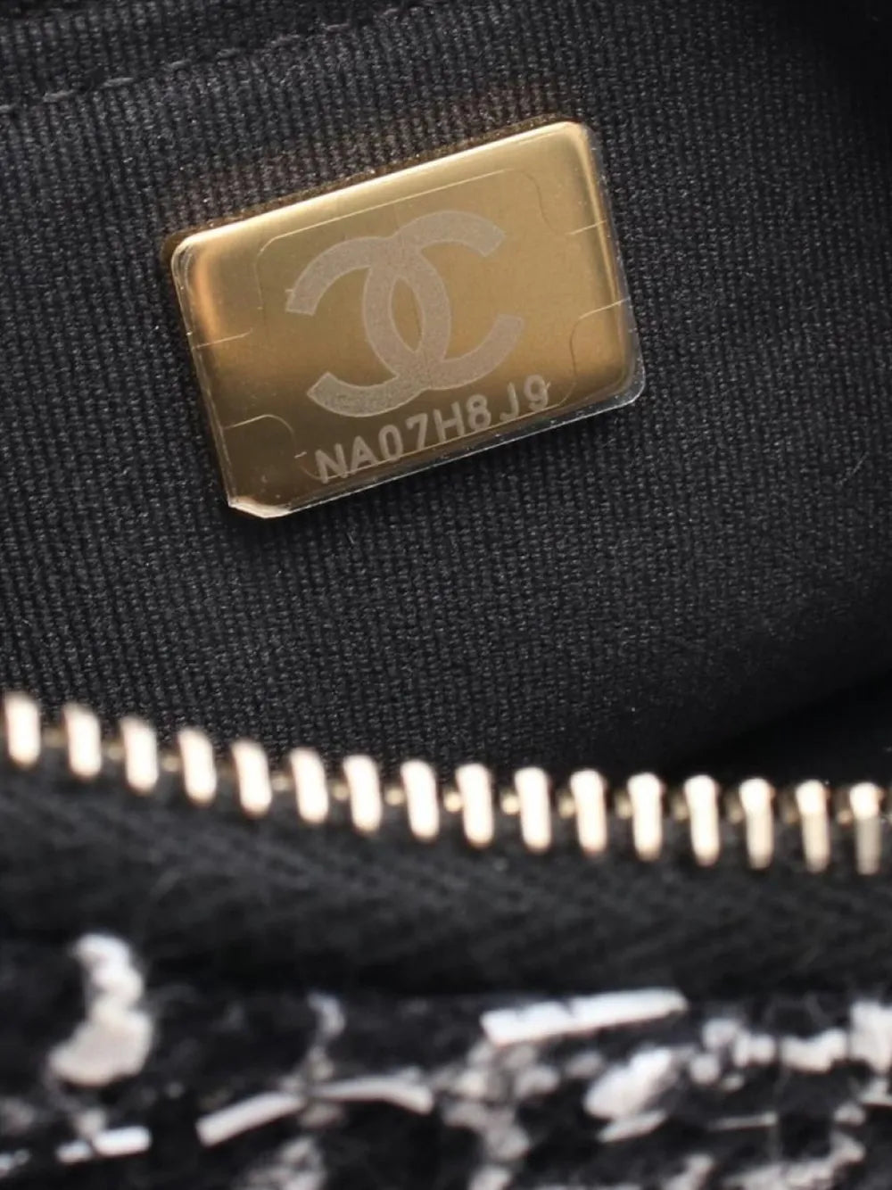 Pre-OwnedCHANEL Pre-Owned2021 tweed shoulder bag