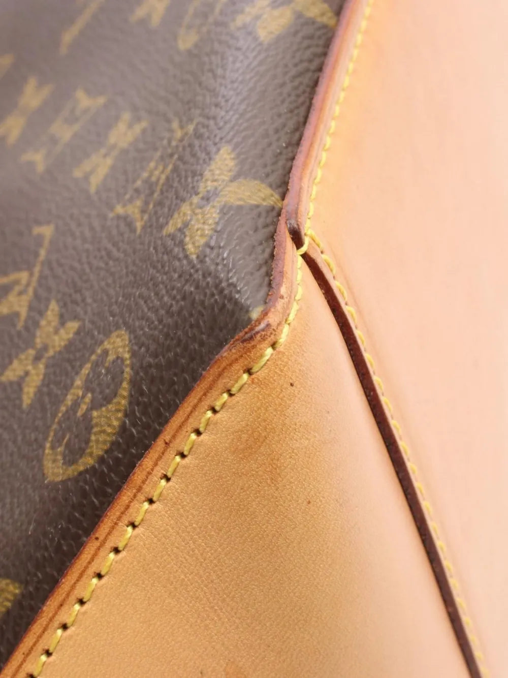 Pre-OwnedLouis Vuitton Pre-Owned2001 Cabas Alto Monogram shoulder bag