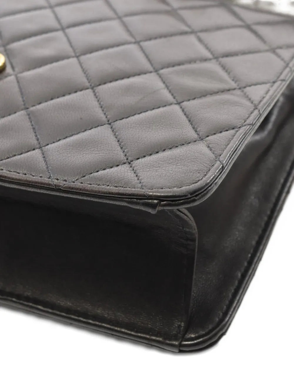 Pre-OwnedCHANEL Pre-Owned1997-1999 Classic Flap matelassquilted shoulder bag