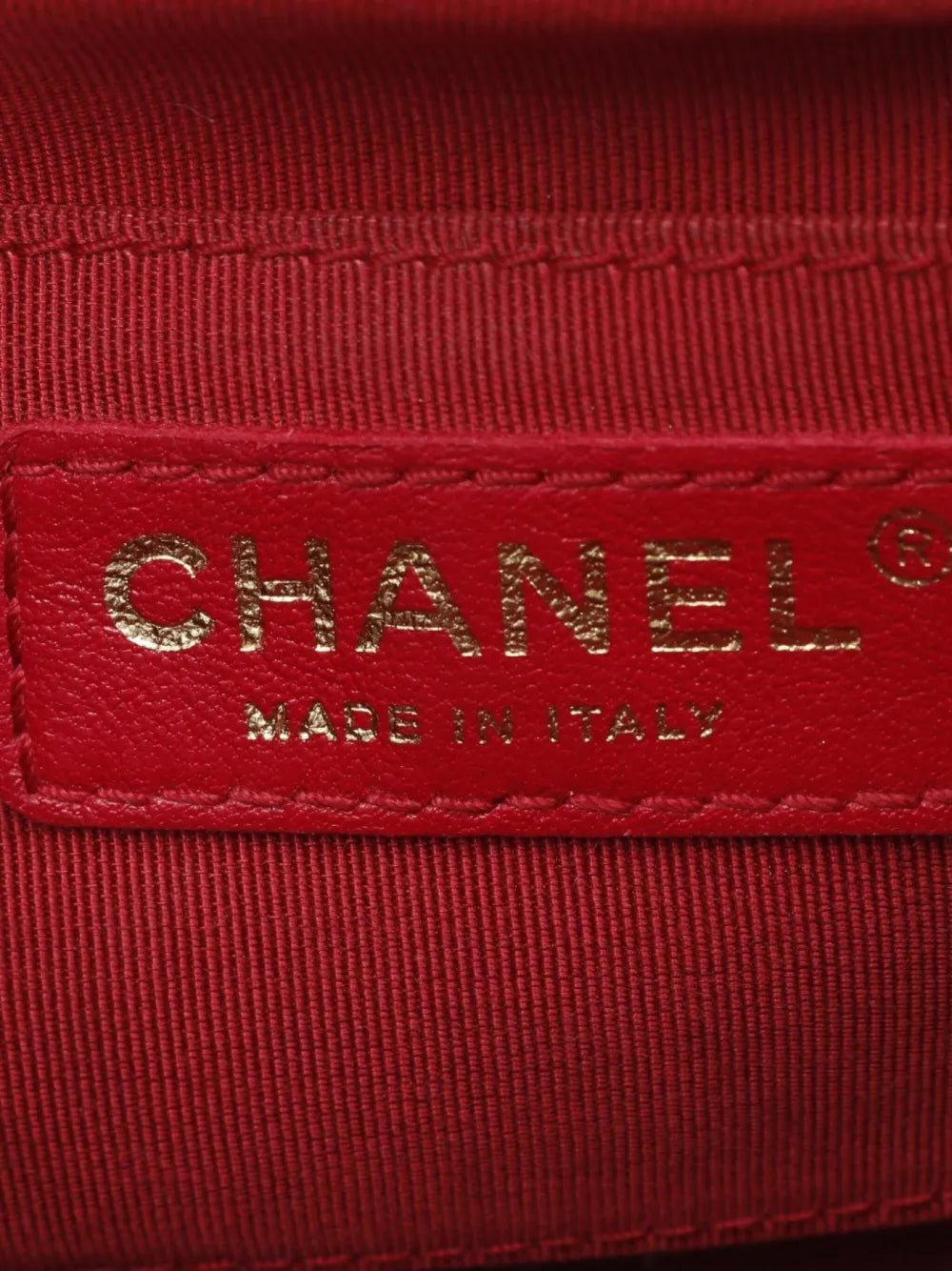 Pre-OwnedCHANEL Pre-Owned2019 quilted lambskin chain handbag